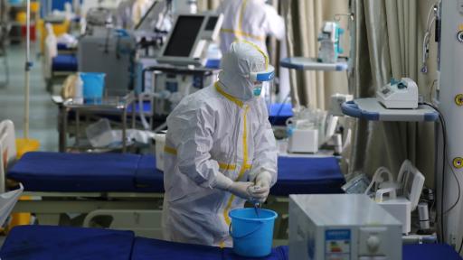  <p>Лекари от Ухан: Не повтаряйте грешките ни</p> 