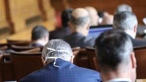 парламент депутати