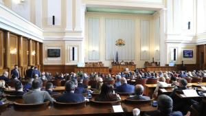 парламент депутати