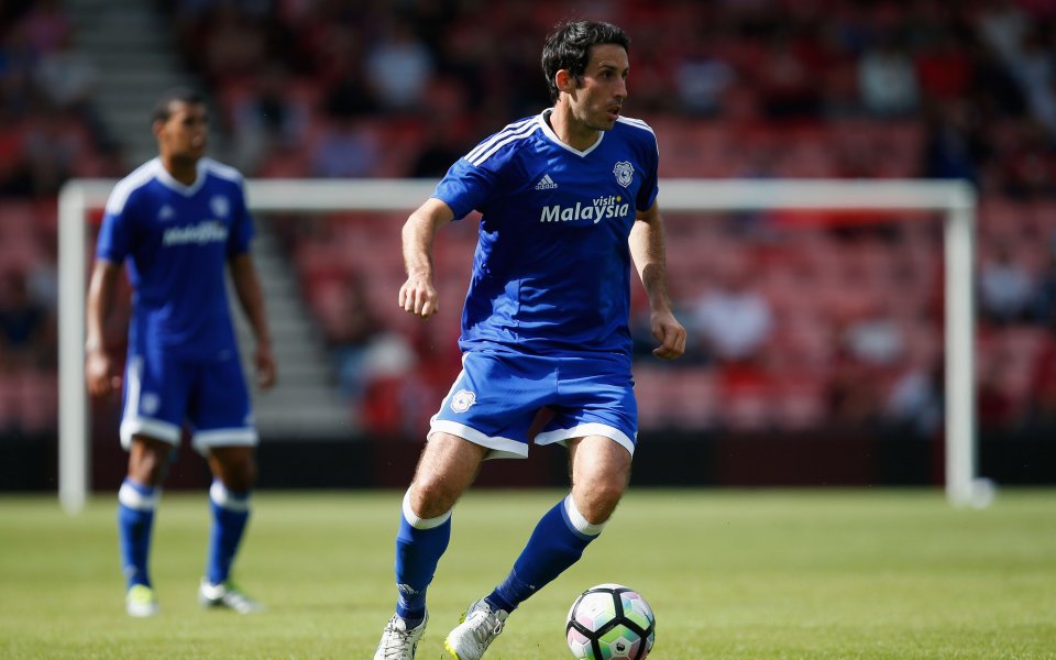 Легендата на Кардиф Питър Уитингам е в критично състояние и