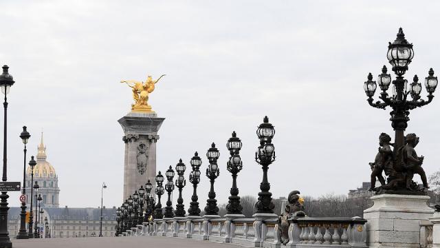 Призрачно: Париж е по-тих от всякога (ГАЛЕРИЯ)