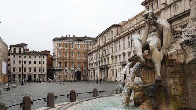 Рим опустя – вечният град такъв, какъвто не е бил никога (ГАЛЕРИЯ)