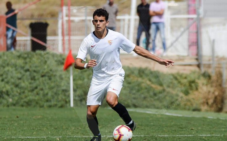 Манчестър Сити следи обещаващ талант на Севиля