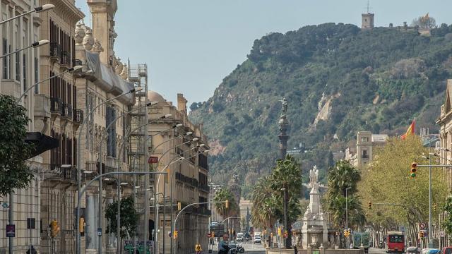 Барселона – перлата на Каталуния сега е пуста, мрачна и тиха (ГАЛЕРИЯ)