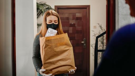  Безплатна платформа свързва възрастни и хронично заболели хора с доброволци 