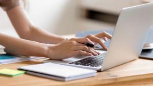 Онлайн кредитите се отличават с бързото и лесно кандидатстване често