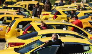 Таксиметрови шофьори на протест, искат 1000 лева държавна помощ