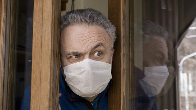 Специалисти препоръчаха да се следи психичното здраве по време на продължителна изолация