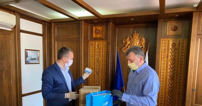 Депутатът Делян Пеевски осигури 2000 бързи теста за населението на