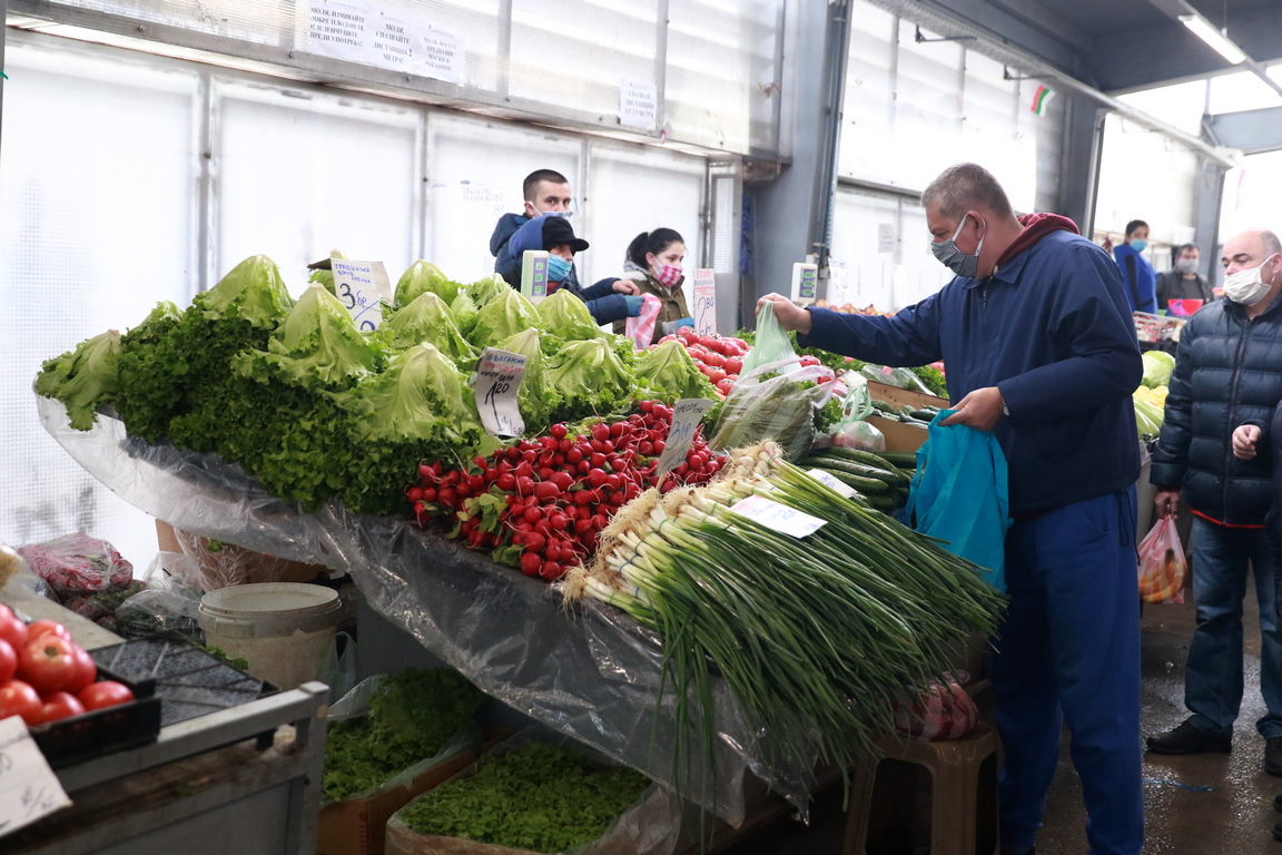 <p>Пазарът &bdquo;Димитър Петков&rdquo;</p>