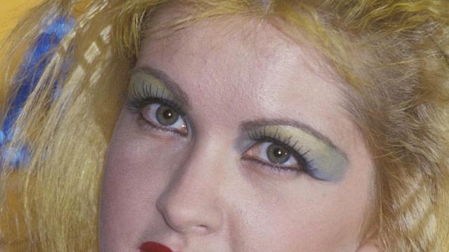 Цвят в косите - поп иконата на 80-те Синди Лупър (ГАЛЕРИЯ)