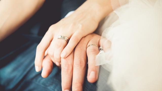 Съпрузи се оказаха брат и сестра