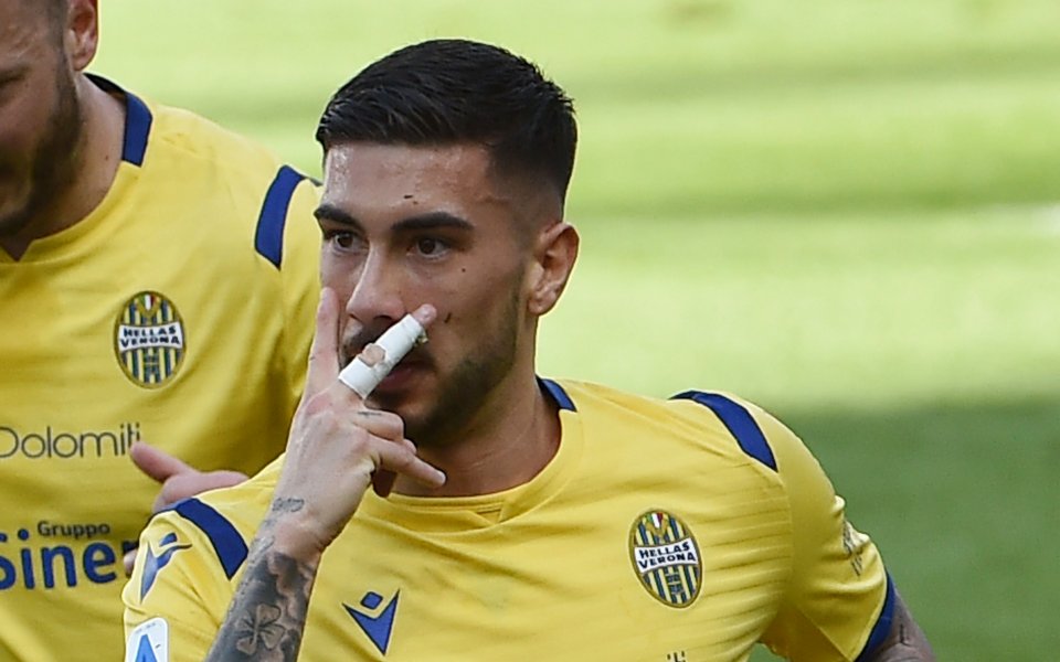 Италианският Верона обяви, че халфът на тима Матиа Дзакани се