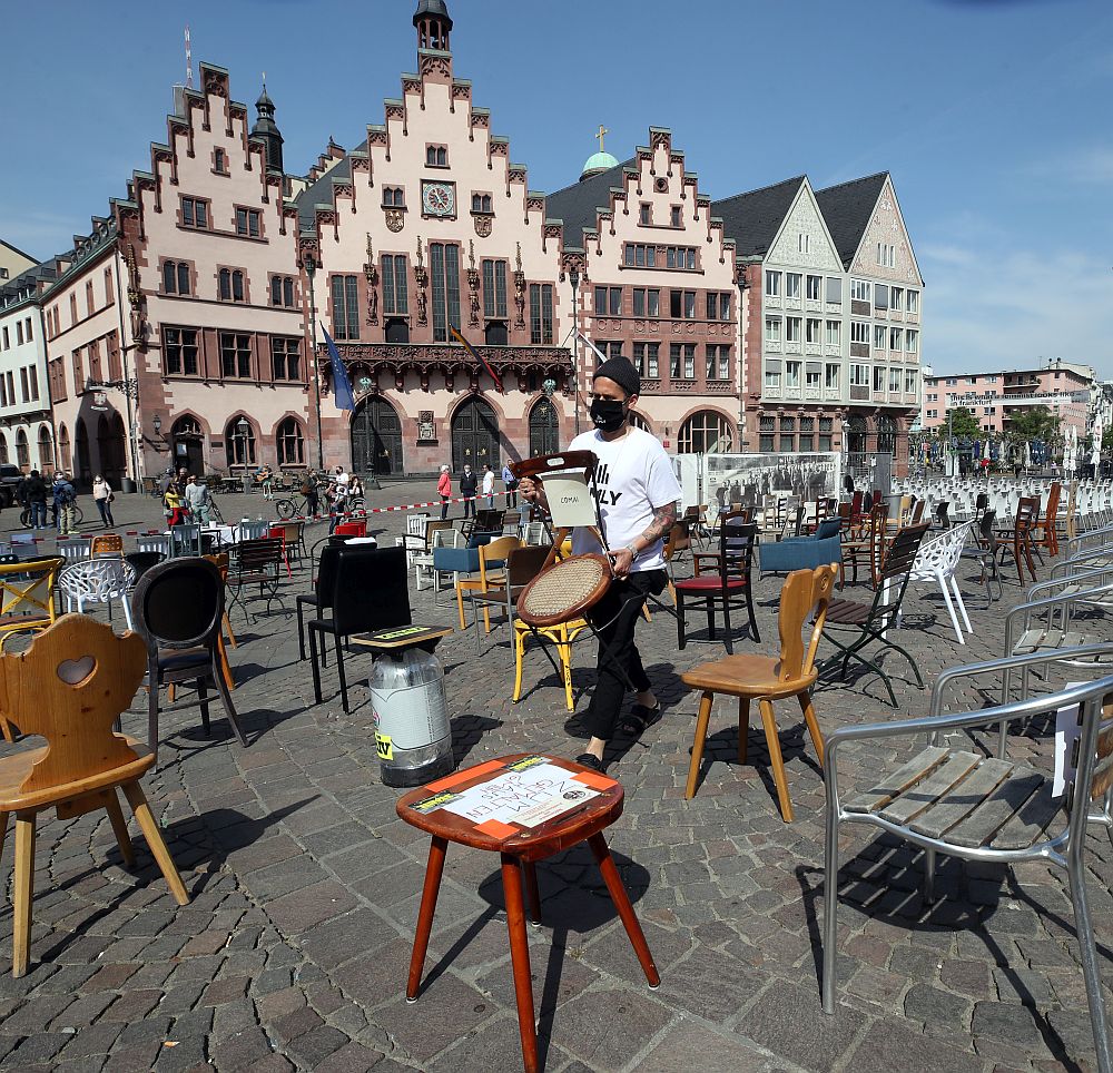 Протестът на празните столове в Германия