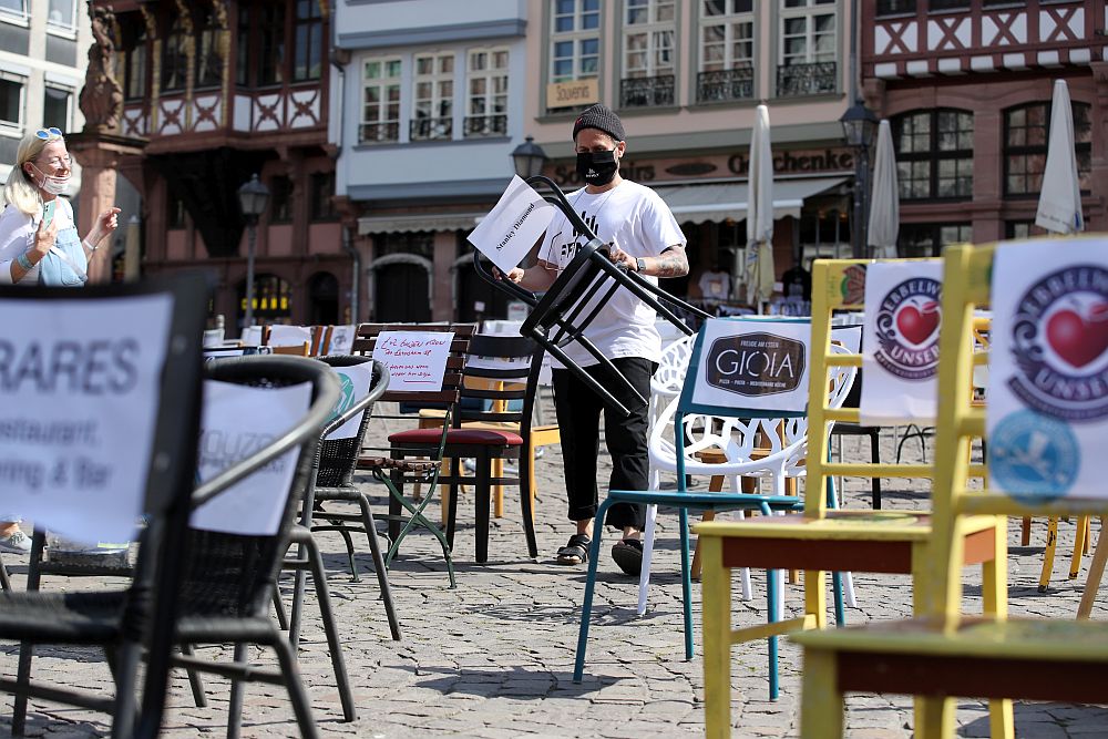 Протестът на празните столове в Германия