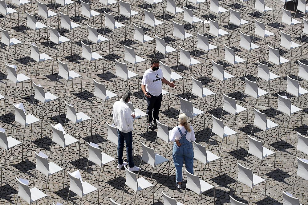 Протестът на празните столове в Германия