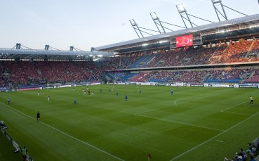 Мачовете във футболното първенство на Полша Екстракласа ще се подновят на