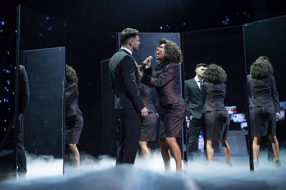 Маги Джанаварова като Дженифър Хъдсън