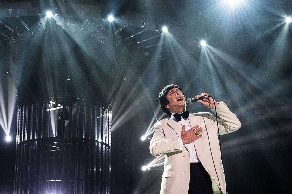 Димитър Маринов като Емил Димитров