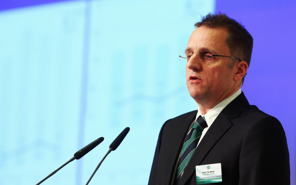 Шефът на медицинския департамент в УЕФА &ndash; Тим Майер потвърди,