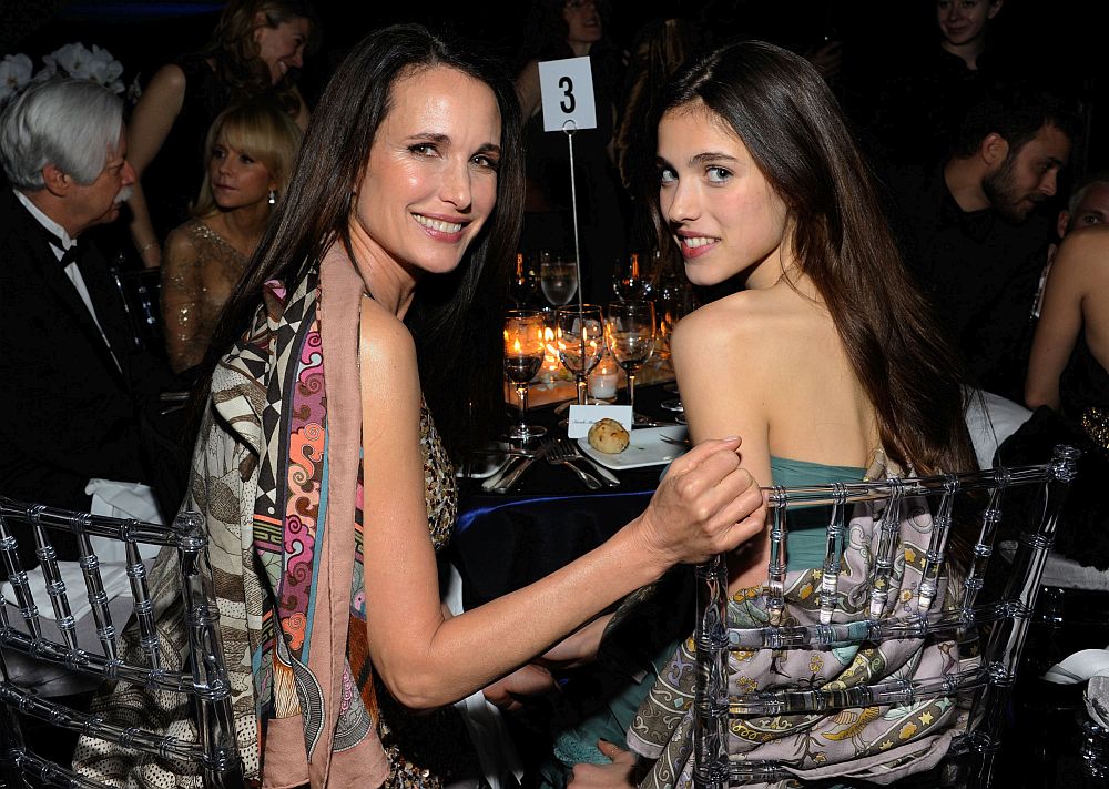 Анди Магдауел и дъщерите й - Рейни и Маргарет Квалили