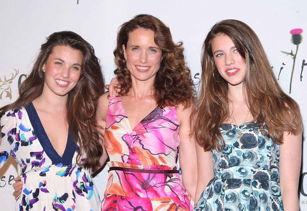 Анди Магдауел и дъщерите й - Рейни и Маргарет Квалили