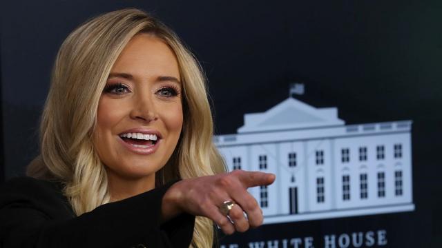 Красавицата Кейли Макенани - новият глас на Белия дом (ГАЛЕРИЯ)