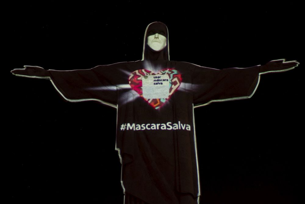 Знаменитата статуя на Христос Спасителя в бразилския град Рио де Жанейро придоби нов облик в чест на здравните работници по света