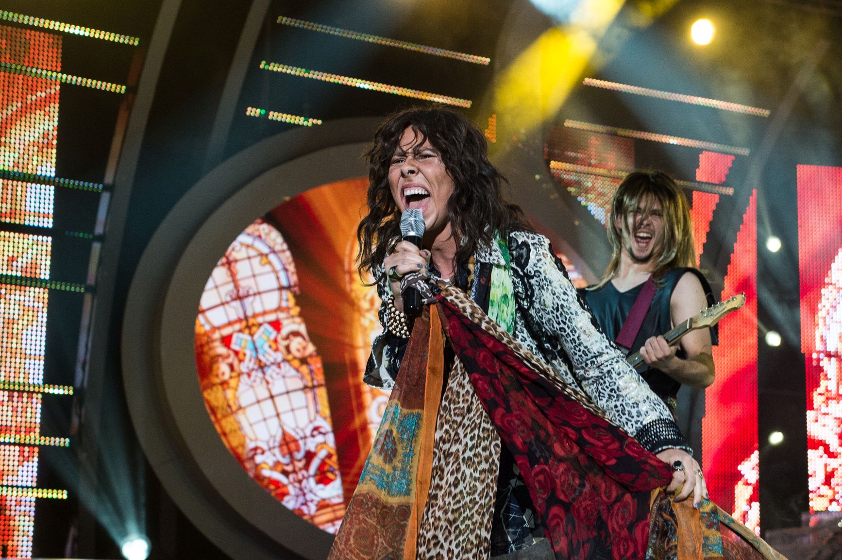 Маги Джанаварова като Стивън Тайлър