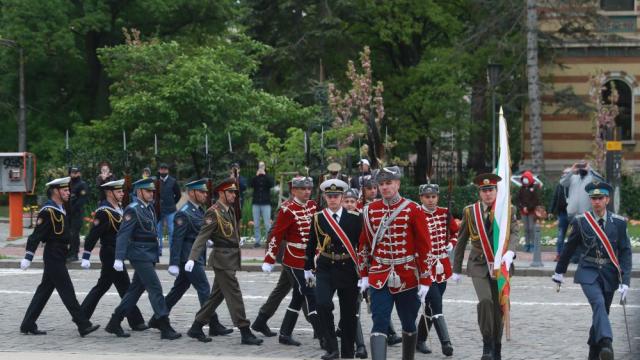6 май – Ден на храбростта и празник на Българската армия (СНИМКИ)
