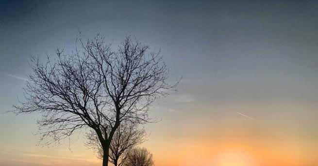 България Слънчево но предимно хладно време След обяд ще има