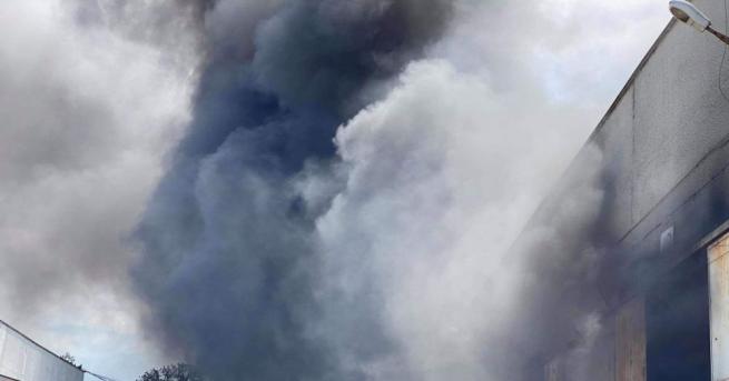 Разследват причините за големия пожар в Пловдив Прокуратурата работи по