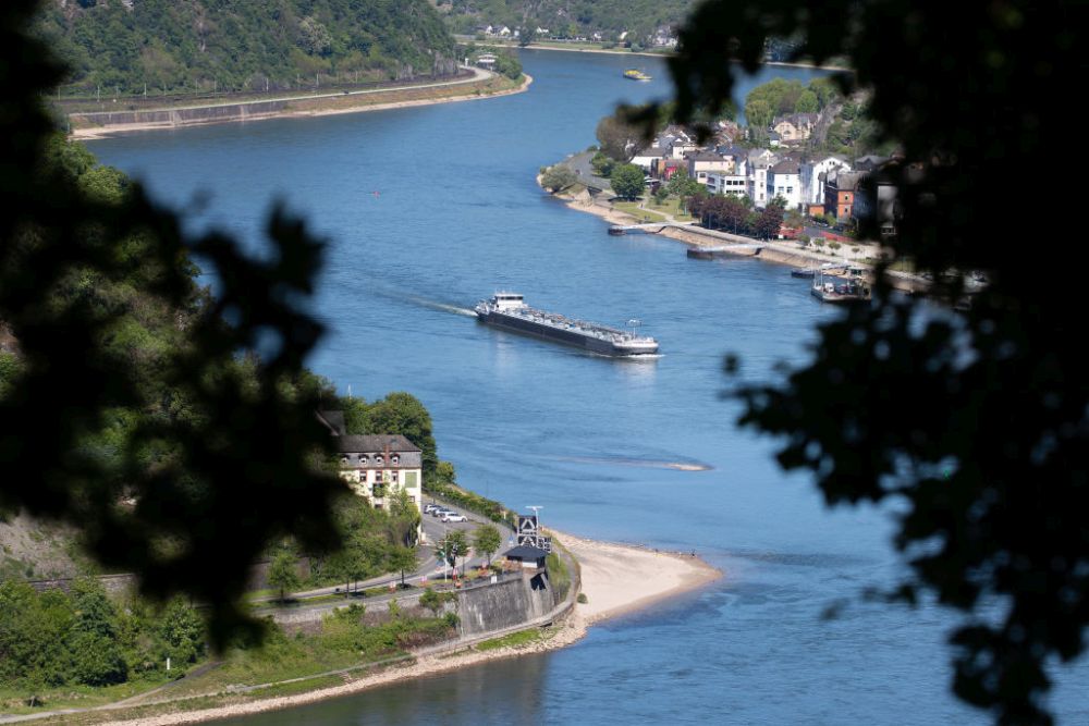 Хълмът Лорелай в близост до градчето Санкт Гоарсхаузен в Германия