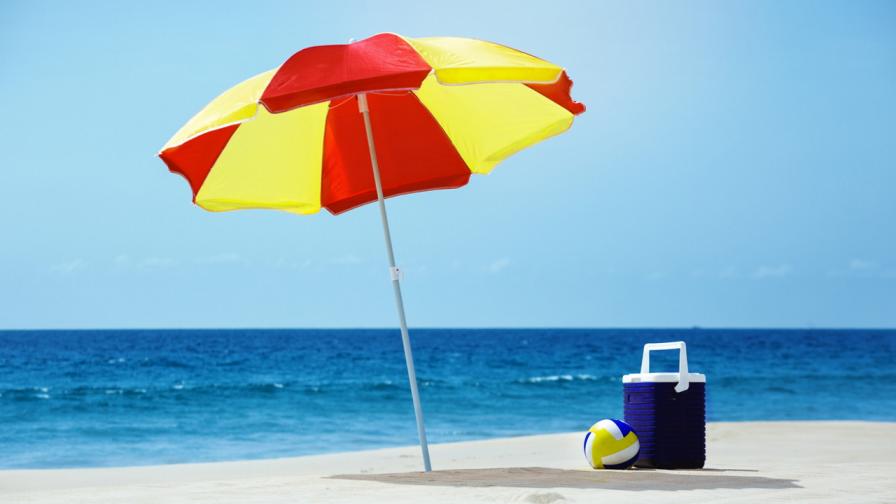  Общо 17 плажа ще са с безвъзмездни чадъри 