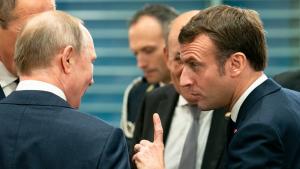 Президентът на Русия Владимир Путин в телефенон разговор с френския