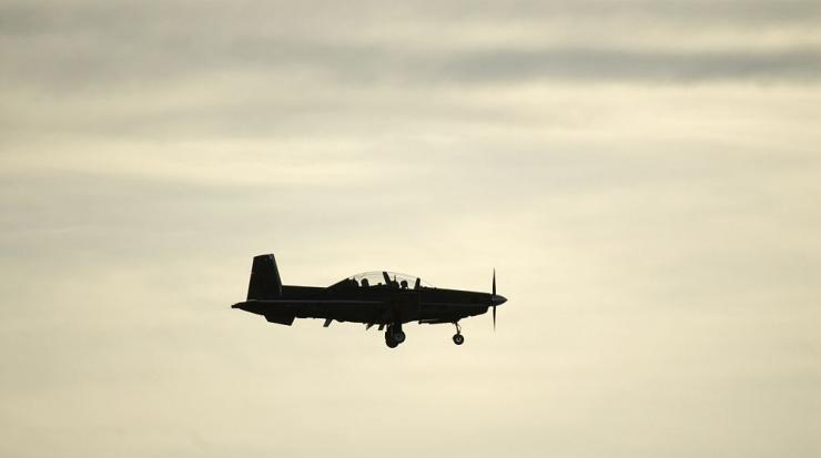 военен самолет