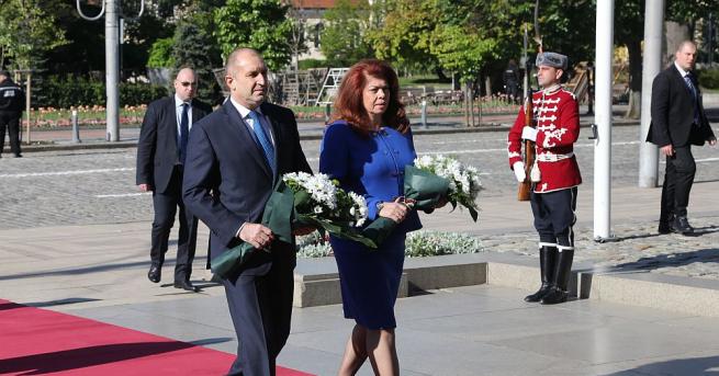 Президентът и върховен главнокомандващ на Въоръжените сили Румен Радев и