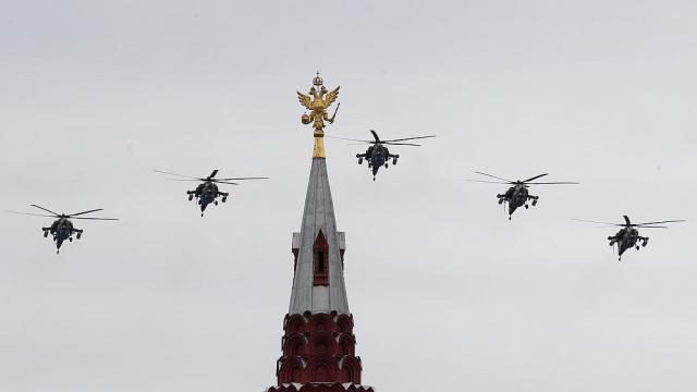 Внушителен авиопарад в Русия за Деня на победата (ГАЛЕРИЯ)