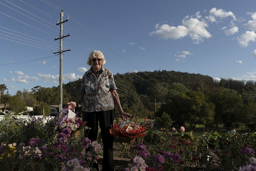 Австралийката Мей Блака доставя букети в Кобарго от 60 години