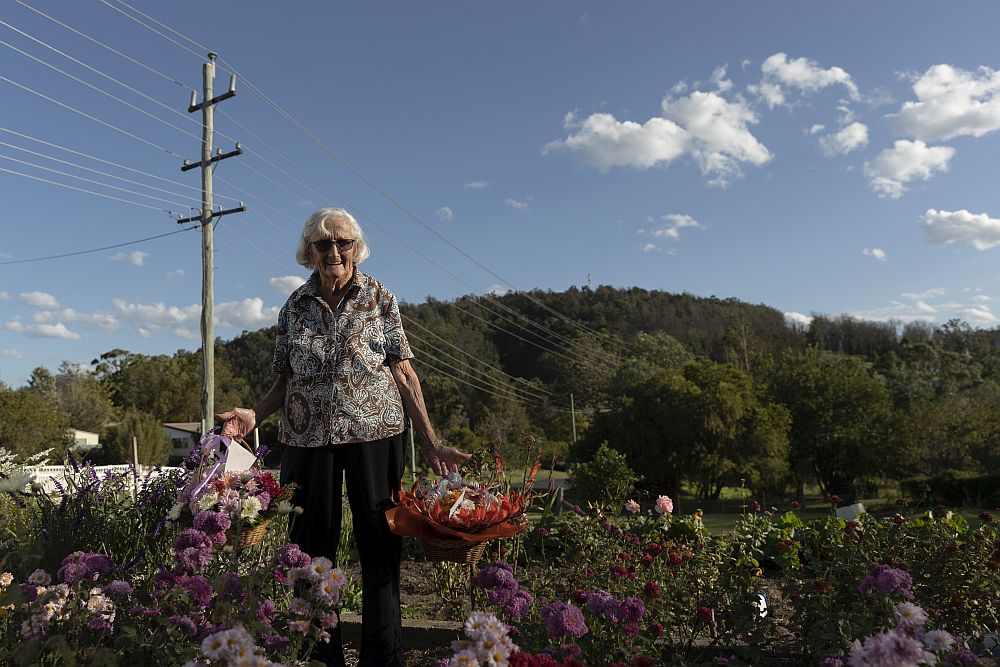 Австралийката Мей Блака доставя букети в Кобарго от 60 години