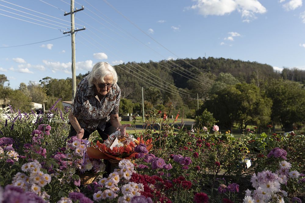 Австралийката Мей Блака доставя букети в Кобарго от 60 години
