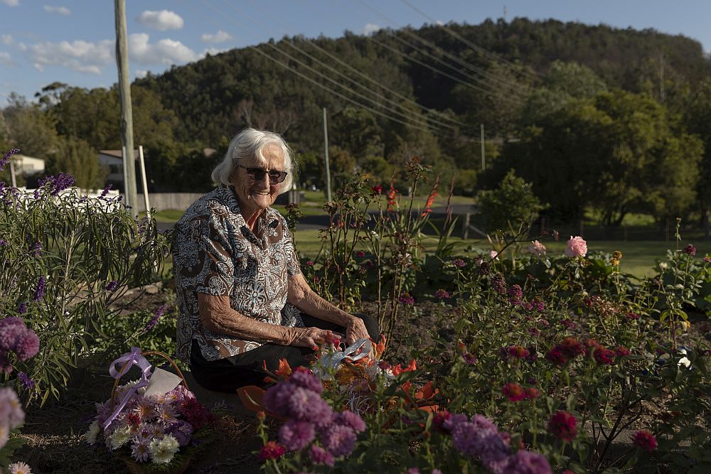 Австралийката Мей Блака доставя букети в Кобарго от 60 години