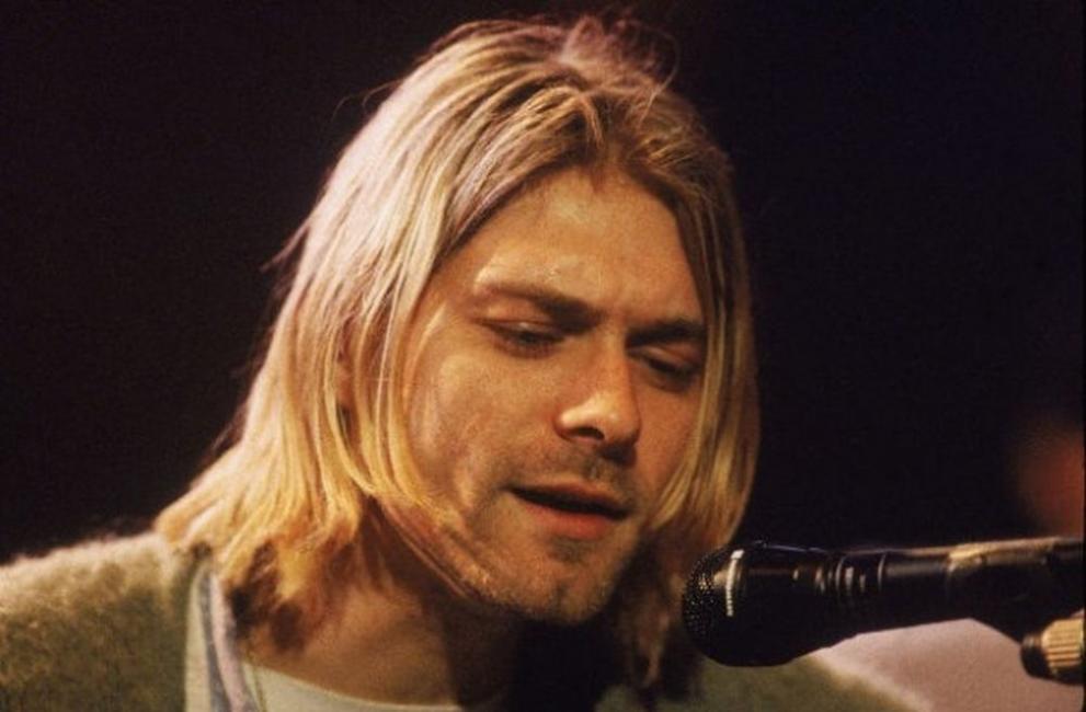 Китара, разбита на сцената от фронтмена на Nirvana Кърт Кобейн,
