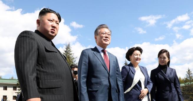 Северна Корея отговори днес на телефонно обаждане от южнокорейските представители
