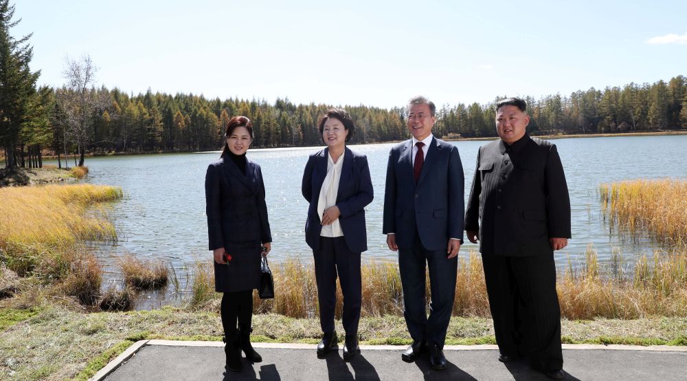 Жената на Ким Чен-ун - И Сол-джу    - скритото бижу на Северна Корея