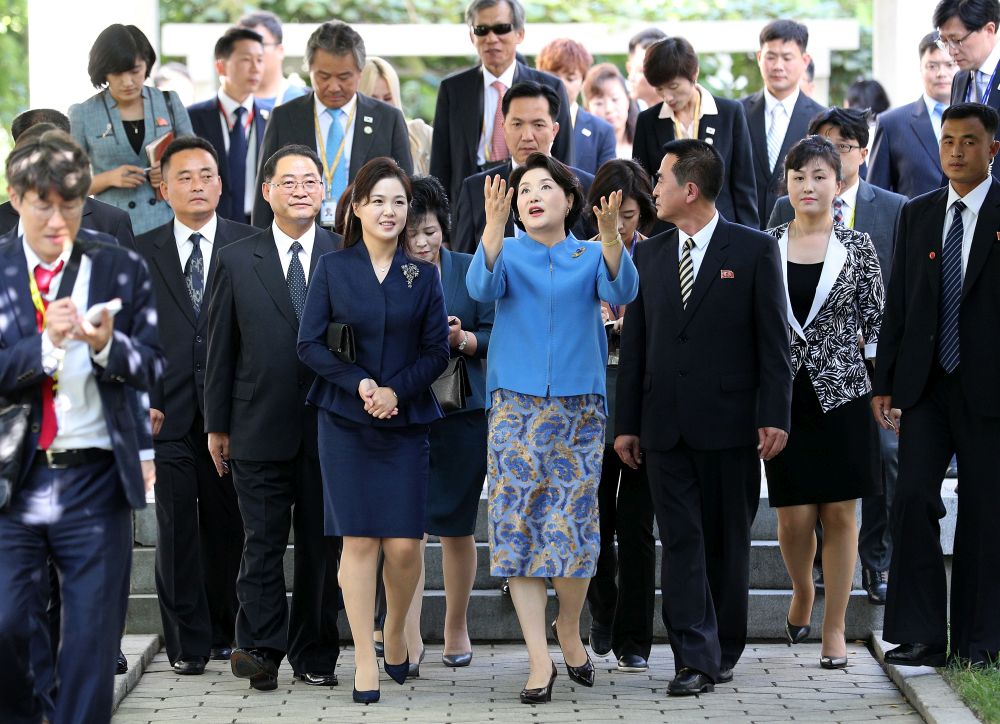 Жената на Ким Чен-ун - И Сол-джу    - скритото бижу на Северна Корея