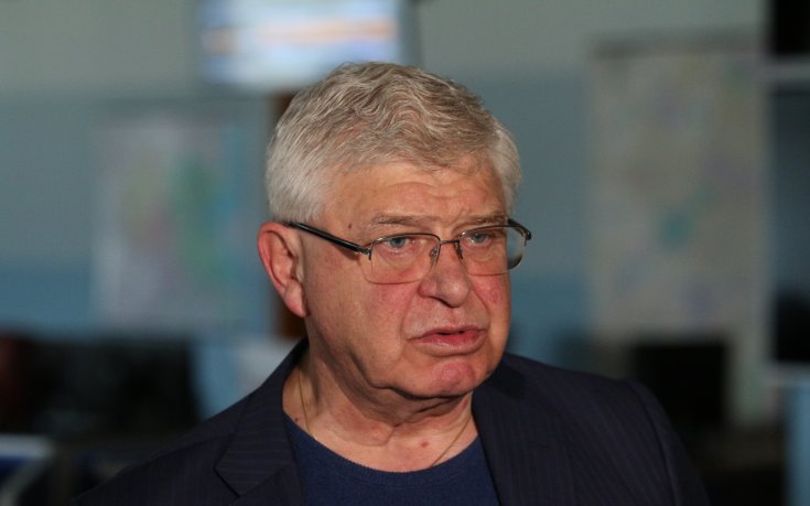Министър Ананиев каза кога започва футболът в България