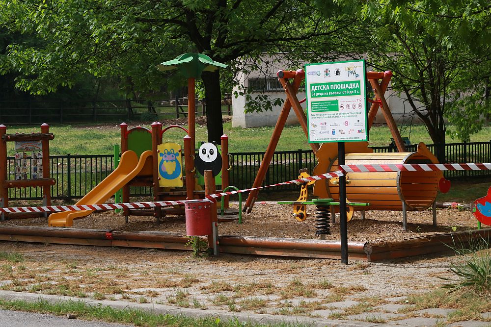 Вече има кой да се възхищава на животните в столичния зоопарк