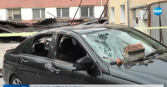 България Ураганен вятър събори покрив във Враца Няма пострадали при