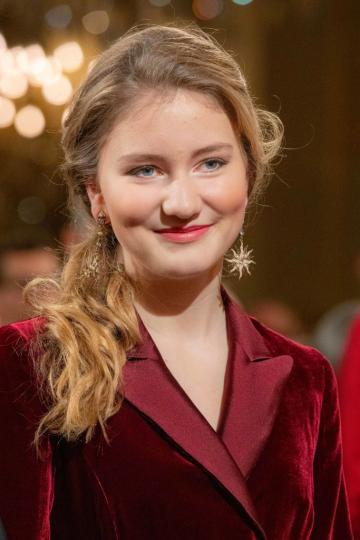 <p><strong>Принцеса Елизабет, Белгия &ndash; 18-годишна</strong></p>

<p>Принцеса Елизабет, херцогиня на Брабант, е наследник на белгийския престол. Тя най-голямото дете на крал Филип и кралица Матилде и стана първи наследник на трона, след като дядо ѝ крал Албер II абдикира в полза на баща ѝ на 21 юли 2013 г.</p>